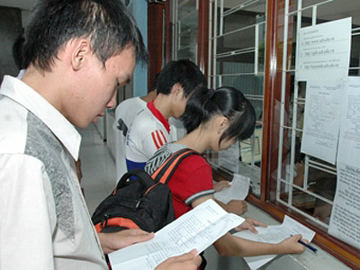 Giãn thời gian điều chỉnh học phí năm học 2013 – 2014